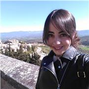 Graduada en Derecho y ADE, opositora, da clases de inglés